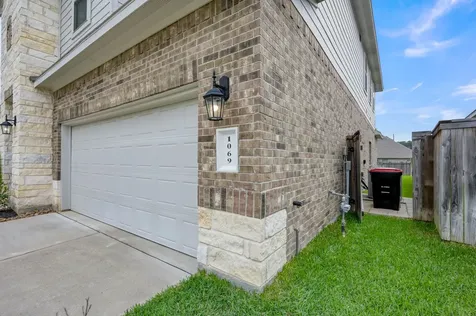 1069 Clearwood Drive Montgomery TX 77316