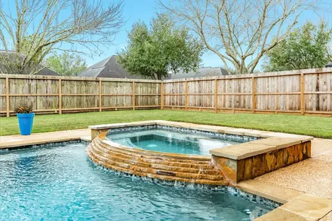 110 Spanish Oak Circle Lake Jackson TX 77566