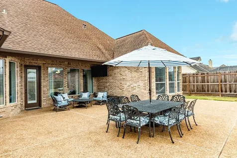 110 Spanish Oak Circle Lake Jackson TX 77566