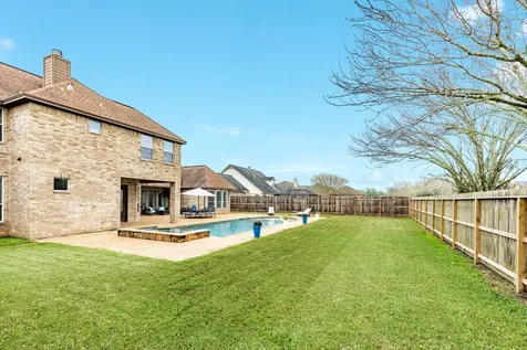 110 Spanish Oak Circle Lake Jackson TX 77566