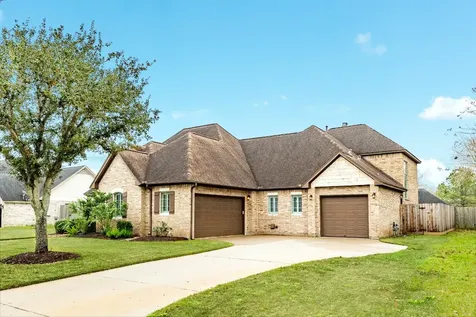 110 Spanish Oak Circle Lake Jackson TX 77566