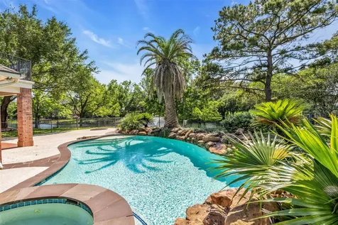 15935 Lake Loop Drive Cypress TX 77433