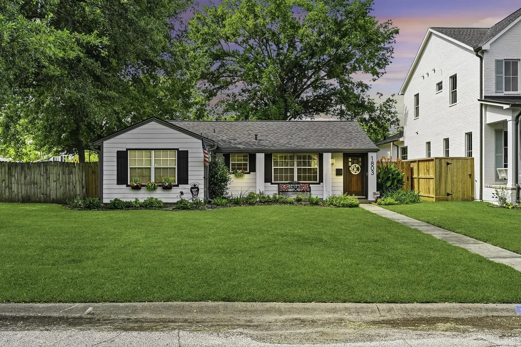1803 Woodcrest Drive Houston TX 77018