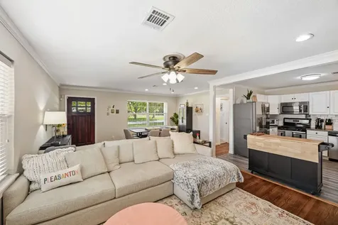 1803 Woodcrest Drive Houston TX 77018