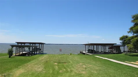 738 W Cattle Onalaska TX 77360
