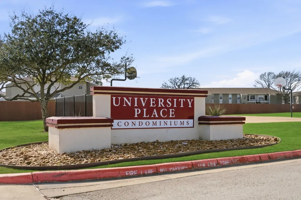 517 Southwest Parkway 204 College Station TX 77840