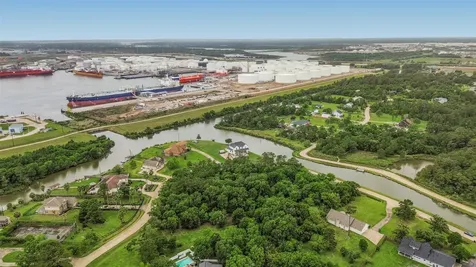 3515 E Bayou Drive Shoreacres TX 77571