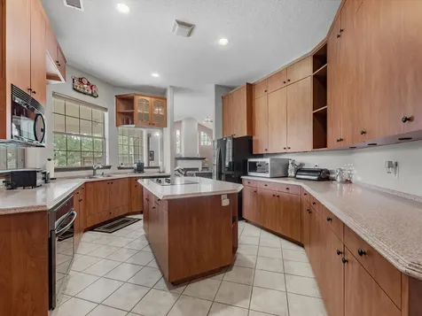 530 Chisolm Trail Wallis TX 77485