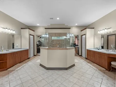 530 Chisolm Trail Wallis TX 77485
