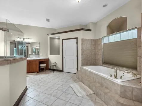 530 Chisolm Trail Wallis TX 77485