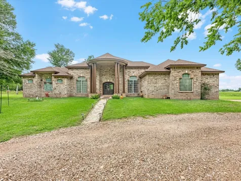 530 Chisolm Trail Wallis TX 77485