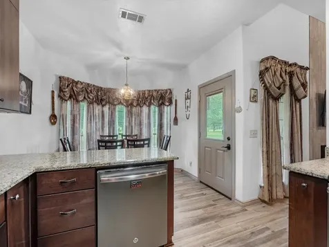 530 Chisolm Trail Wallis TX 77485