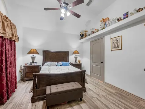 530 Chisolm Trail Wallis TX 77485