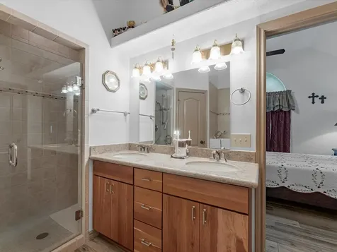 530 Chisolm Trail Wallis TX 77485