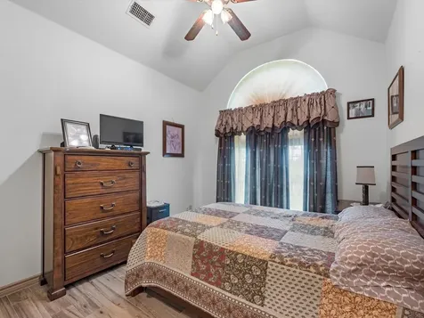 530 Chisolm Trail Wallis TX 77485