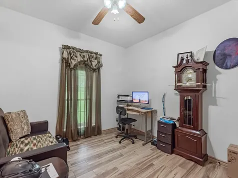 530 Chisolm Trail Wallis TX 77485