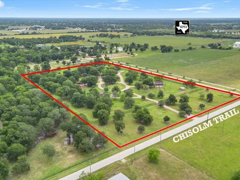 530 Chisolm Trail Wallis TX 77485