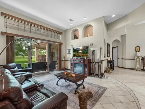 530 Chisolm Trail Wallis TX 77485