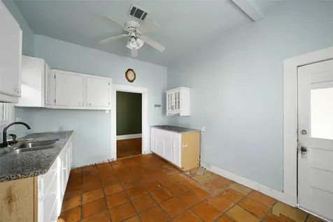 207 Northwood Street Houston TX 77009