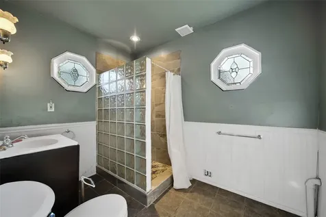 207 Northwood Street Houston TX 77009