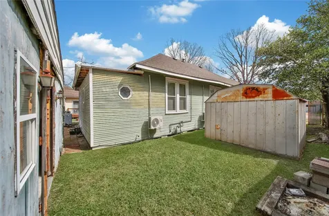 207 Northwood Street Houston TX 77009