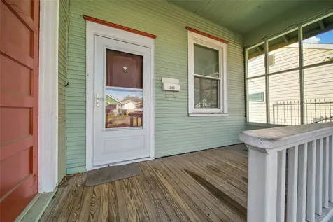 207 Northwood Street Houston TX 77009