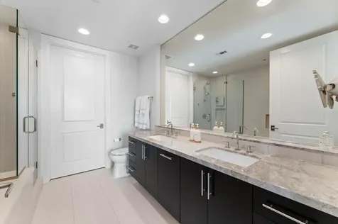 2207 Bancroft Street 1104 Houston TX 77027