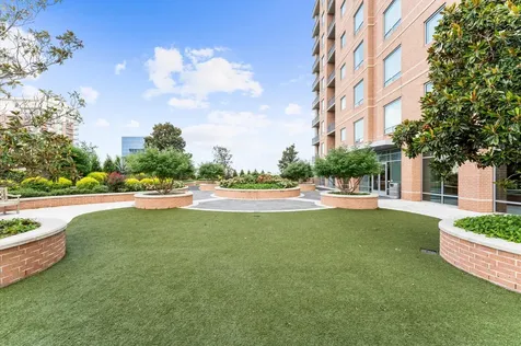 2207 Bancroft Street 1104 Houston TX 77027