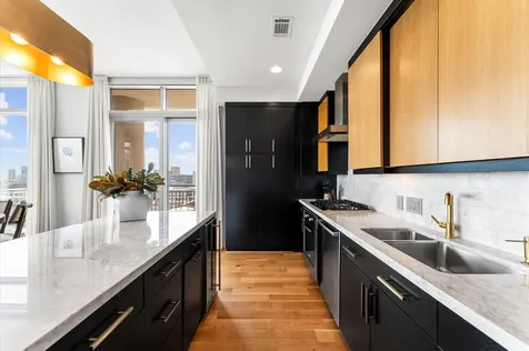 2207 Bancroft Street 1104 Houston TX 77027