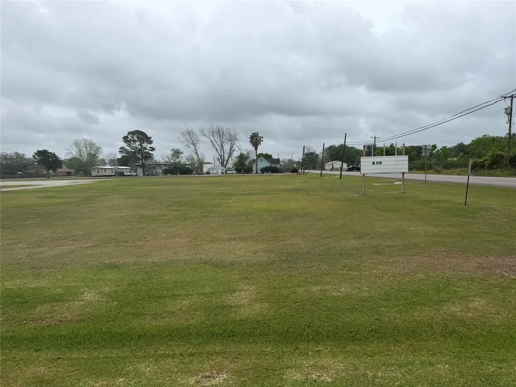 Lot 11-14 3rd Street Midfield TX 77458