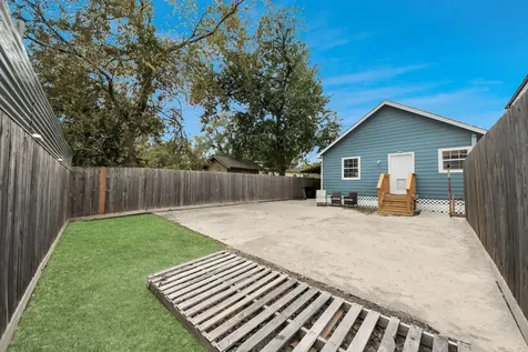 7711 Avenue L Houston TX 77012