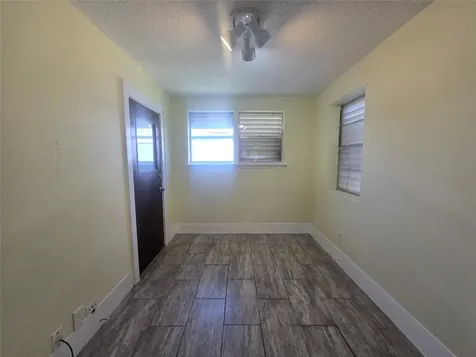 3828 Avenue S 1/2 Galveston TX 77550