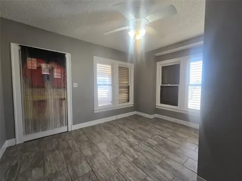 3828 Avenue S 1/2 Galveston TX 77550