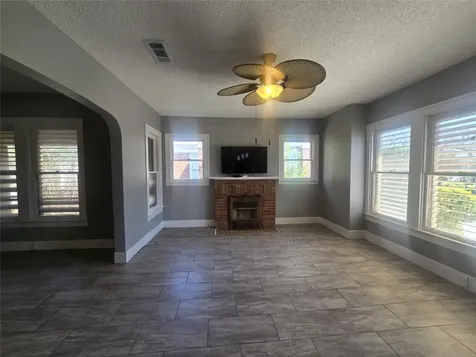 3828 Avenue S 1/2 Galveston TX 77550