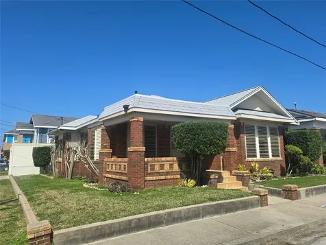 3828 Avenue S 1/2 Galveston TX 77550