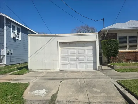 3828 Avenue S 1/2 Galveston TX 77550