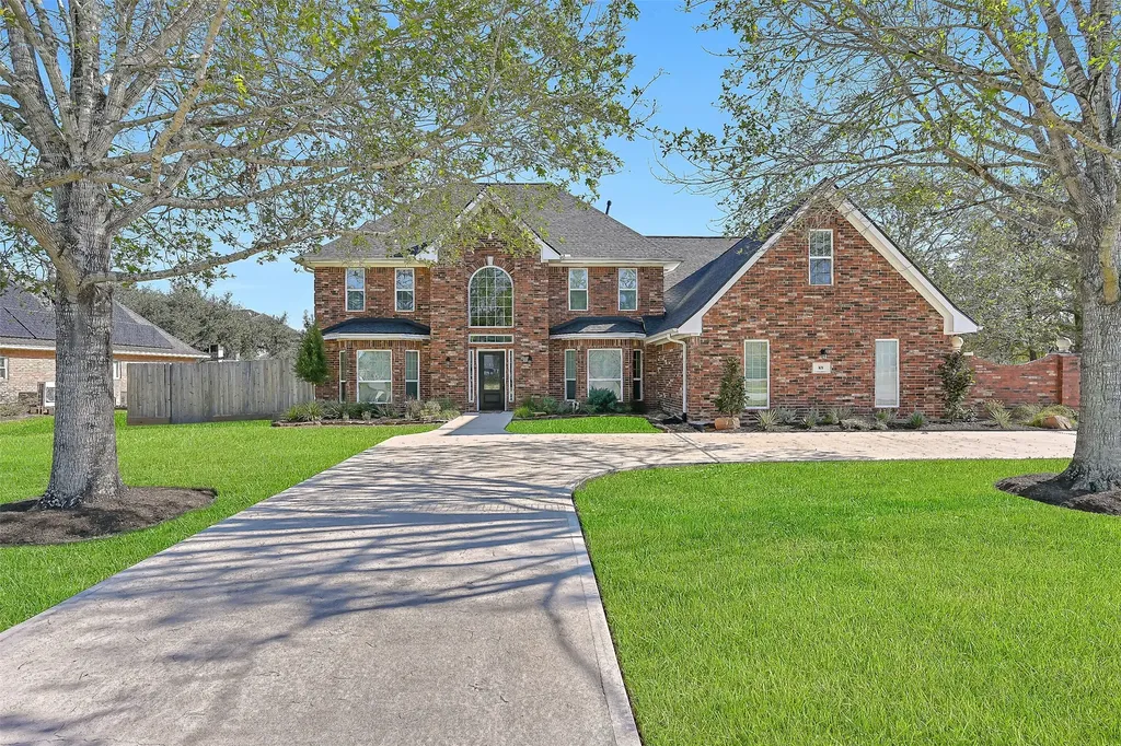 101 Oak Drive Friendswood TX 77546