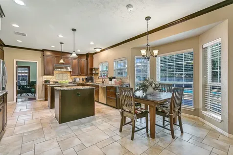 101 Oak Drive Friendswood TX 77546