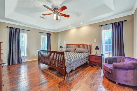 101 Oak Drive Friendswood TX 77546