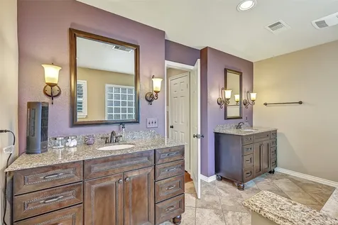 101 Oak Drive Friendswood TX 77546