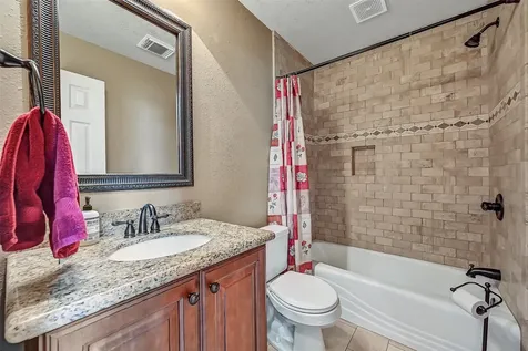 101 Oak Drive Friendswood TX 77546