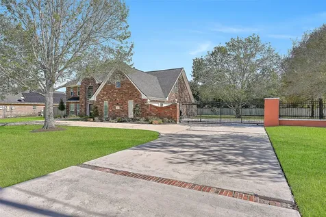101 Oak Drive Friendswood TX 77546