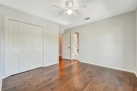 101 Oak Drive Friendswood TX 77546