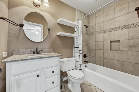 101 Oak Drive Friendswood TX 77546