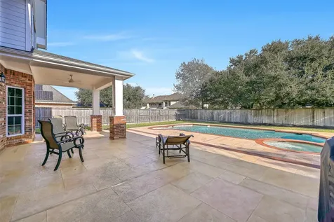101 Oak Drive Friendswood TX 77546