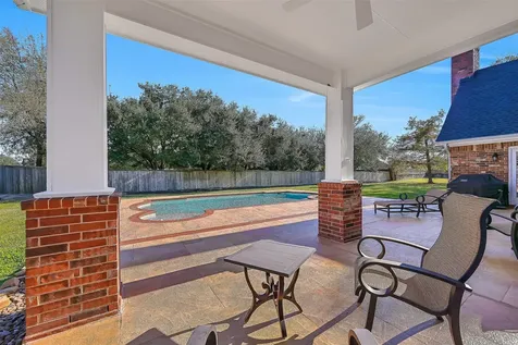 101 Oak Drive Friendswood TX 77546