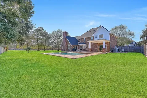 101 Oak Drive Friendswood TX 77546