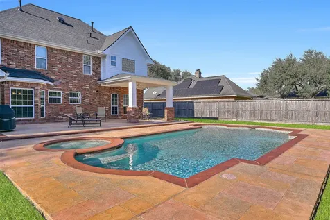101 Oak Drive Friendswood TX 77546