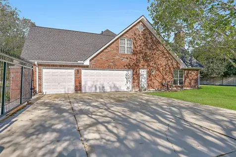 101 Oak Drive Friendswood TX 77546
