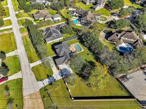 101 Oak Drive Friendswood TX 77546
